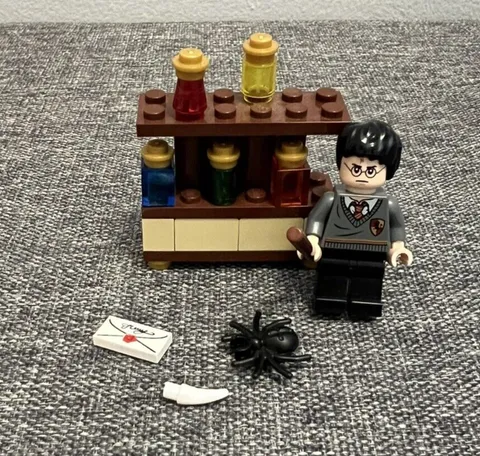 Lego Harry Potter The Lab Set 30111 Retired 2011 Potions Spider Wand Letter Horn