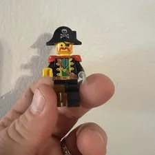 Captain Redhead Red Beard Lego Mini figure Lego