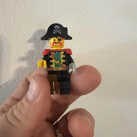 Captain Redhead Red Beard Lego Mini figure Lego