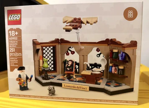 LEGO Tribute to Leonardo Da Vinci