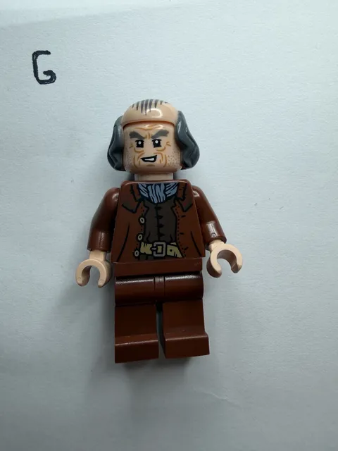 NEW Lego Argus Filch (hp353) Dumbledore's Office Hogwarts 76402