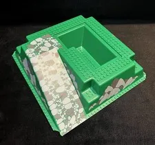 LEGO Baseplate Raised 32 x 32 Ramp Pit Green W/ Black Gray Rocks 6082 2552 READ