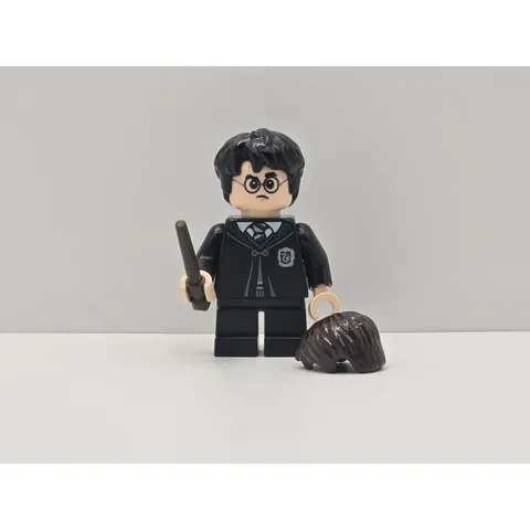 LEGO Harry Potter Minifigure hp285 Black Slytherin Robe Harry Potter Wand New