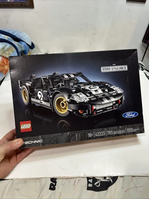 LEGO Technic 1966 Ford GT40 MKII 42223 793 Pieces Sealed
