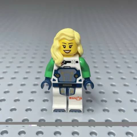 LEGO Minifigure Female Astronaut Classic Space Logo Torso: 973pb5515c04