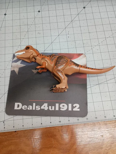 Lego Jurassic Park World Velociraptor with Dark Brown Back 75932 raptor MINT