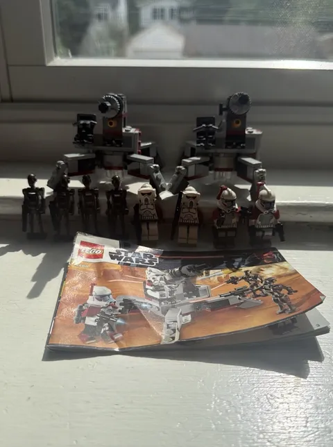 Two LEGO Star Wars 9488 Elite Clone Trooper & Commando Droid Battle Pack