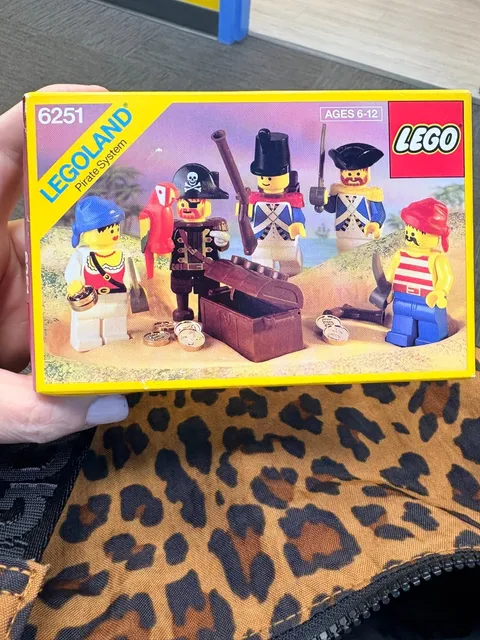 LEGO Pirates: Pirate Minifigures (6251)