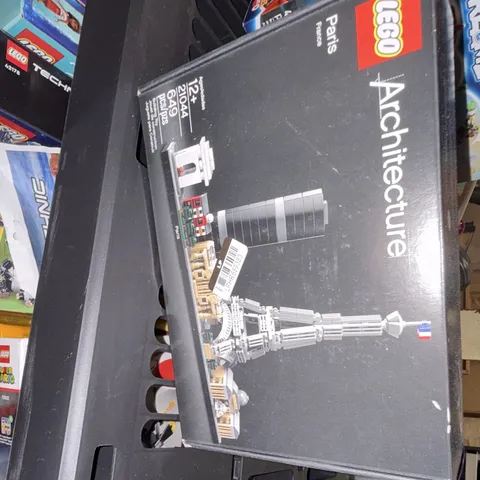 [NEW] (6250900) LEGO Architecture PARIS
