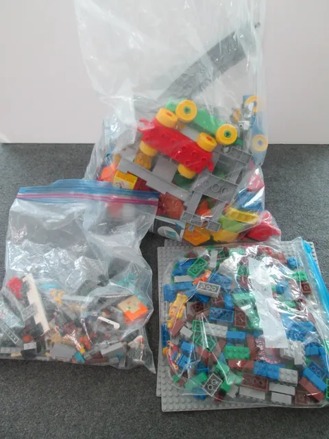 LEGO 5 lbs Random Parts Pieces Figures Wheels Bricks Bulk Lot READ DESCRIPTION