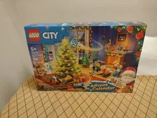 Brand New LEGO City Advent Calendar  Christmas Holiday Building  186 Pcs
