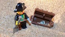 LEGO PIRATE CAPTAIN Minifigure with Treasure