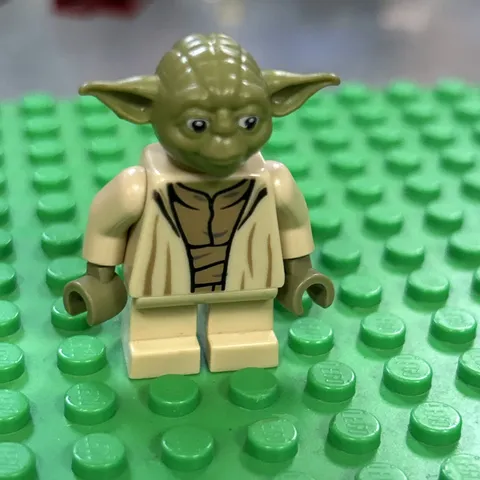 LEGO Star Wars (75360) Yoda Minifigure Jedi Grandmaster Olive Green