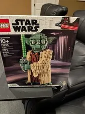 LEGO Star Wars Yoda Action Figure 75255
