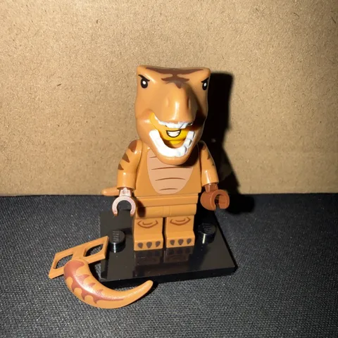 Lego CMF series 24 T-Rex Dinosaur Costume Fan 71037 mf6