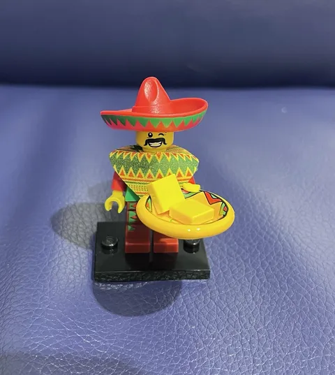 LEGO Minifigures The Lego Movie Series 1 Collectible Taco Tuesday Guy 71004