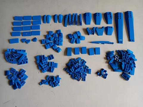 LEGO BULK LOT OF 210 BLUE CURVED SLOPE BRICKS WITH WEDGE SHIP VEHICLE PIECES