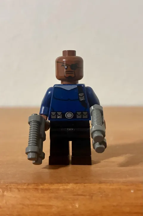 LEGO Nick Fury Minifigure sh0056 Marvel Super Heroes 76004