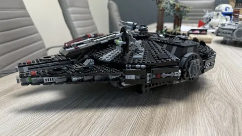 LEGO Star Wars The Dark Falcon 75389