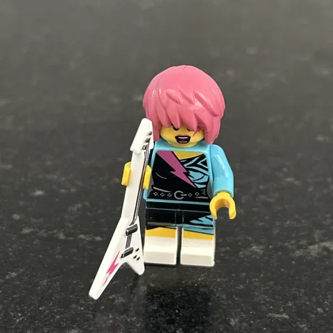 Lego CMF Series 7 Minifigure - Rocker Punk 80's Guitar Girl (col07-15) 8831