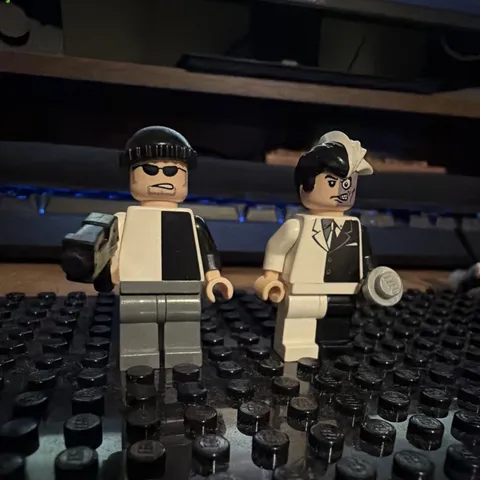LEGO 7781 Batman Minifig 2-Pack: Two Face w/Coin & White Hips + Henchman w/Gun