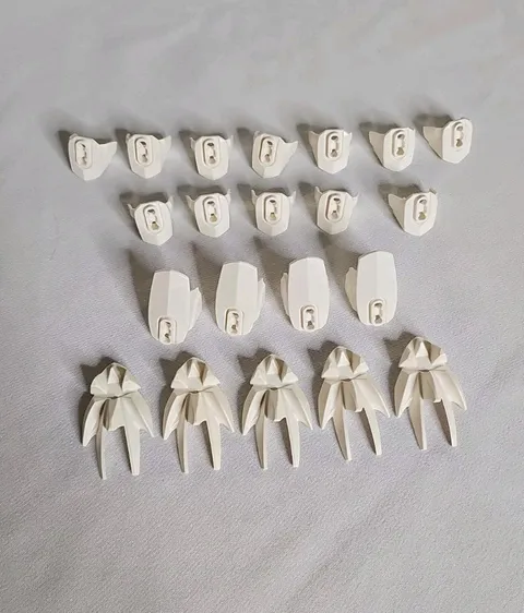 LEGO Bionicle Parts: Hero Factory White Armor: 12x Size 3, 4x Size 4, 5x spike