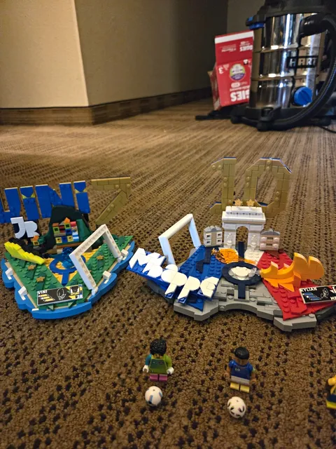 LEGO Series 29 &  Soccor Minifigure Lot Of + 5 Lego Sets
