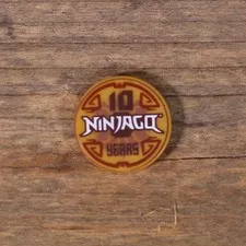 LEGO Ninjago 2x2 Round Tile Pearl Gold 10 Ninjago Years Pattern 14769pb366