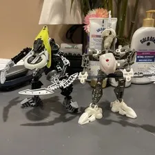 Lego Bionicle Lot Of 2 And 2003 And 2004