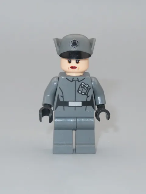 LEGO Star Wars First Order officer female minifigure 75104