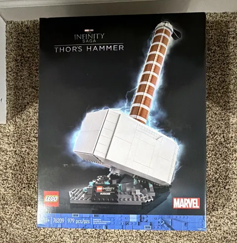 LEGO Marvel Infinity Saga Thor's Hammer 76209 979pcs Age 18+ Display Stand