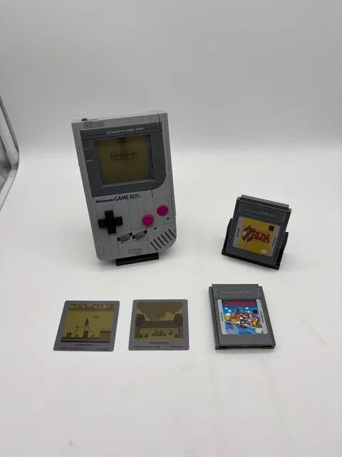LEGO 72046 Nintendo Gameboy Building Set 100% Complete 421 Pieces