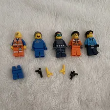 LEGO Minifigures Minifigure Lot of 5 w/ Accessories (Guns) Plastic Age 5+