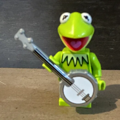 LEGO Kermit the Frog Minifigure w/ Banjo - The Muppets MINIFIGURES