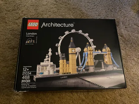 LEGO Architecture Skylines London 21034 Complete Set  with London Bus Set 40220