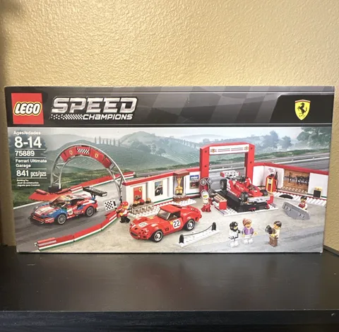 LEGO Speed Champions Ferrari Ultimate Garage (75889) 841 pcs New in Box