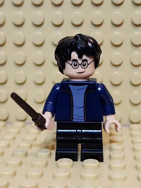 LEGO Harry Potter Minifigure hp288 Dark Blue Open Jacket w/ Wand from 76388