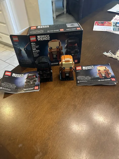 LEGO BRICKHEADZ: Obi-Wan Kenobi & Darth Vader (40547) Complete