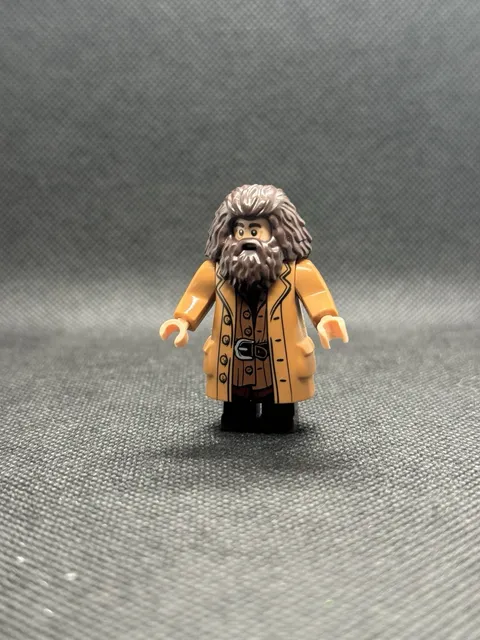 LEGO Rubeus Hagrid Minifigure Medium Nougat Topcoat w/ Buttons hp144