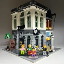 LEGO Creator Expert Brick Bank 10251 W/ Minifigures & Manual - Read Description