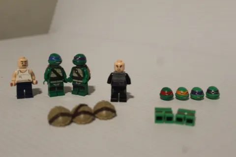 Lego Teenage Mutant Ninja Turtle TMNT Minifigure Lot Parts As Shown