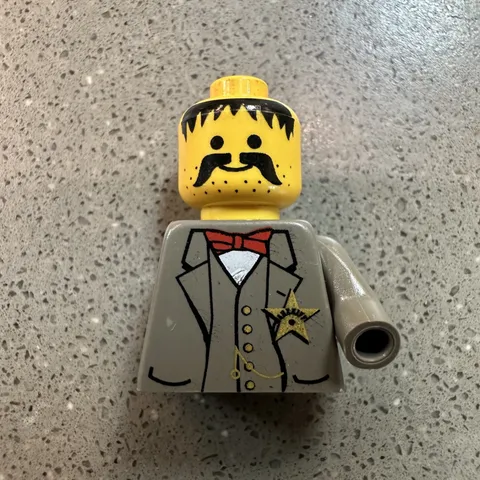 LEGO Wild West Sheriff Wild Wyatt ww001 Partial Minifigure Torso Head 1996