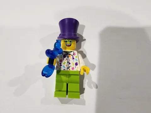 LEGO Holiday Minifigure - Birthday Party Guest Guy (hol197) 40382 Balloon Dog