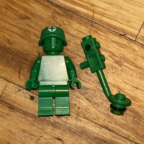 LEGO Disney Toy Story Medic Green Army man  minifigure 7595