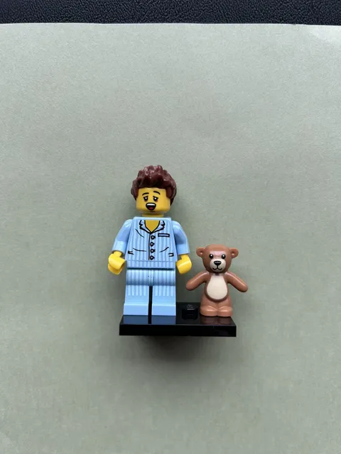 LEGO Series 6 Sleepyhead Boy Mini-figure with Teddy Bear 2012 NEW Loose Mint 