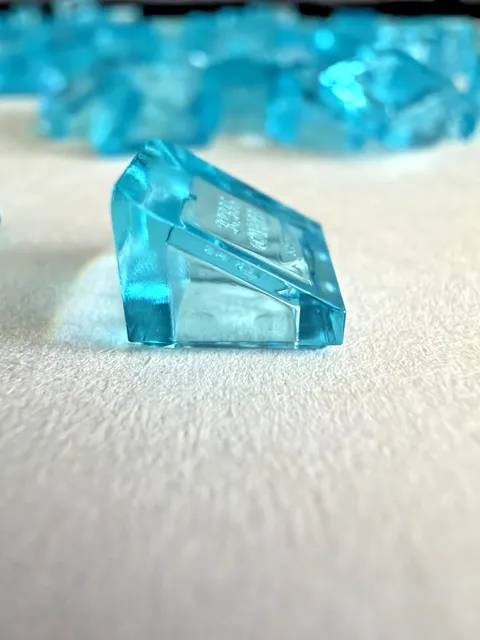 200 BRAND NEW LEGO PIECES LIGHT BLUE CLEAR TRANSPARENT 1x1 1x2/3 FLAT WATER ROOF