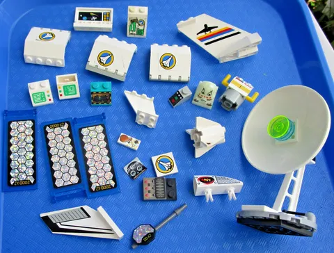Vintage LEGO Satellite System Computer 1970’s/1980’s SPACE Set Parts Lot