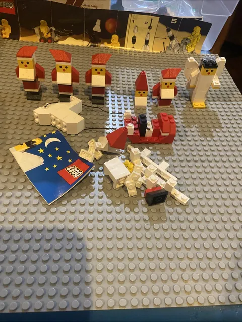 Vintage 1986 Lego 1555 Santa Claus Holiday Figure Loose Lot