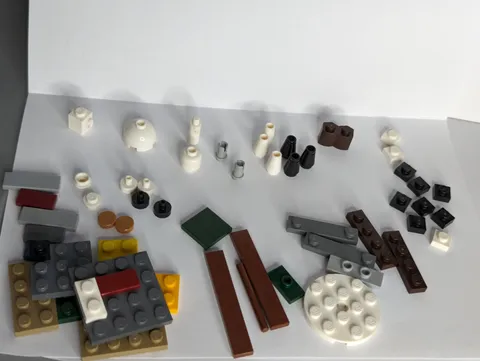 Small Lot of Mixed Pieces Lego Variety of Colors and Pieces 3626 30136 4274