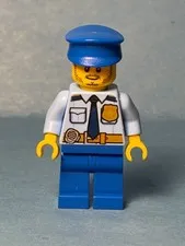 LEGO City Minifig cty0752 - Male Police Officer - Scratches/No Cracks